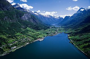 Grand Fjordland Splendour